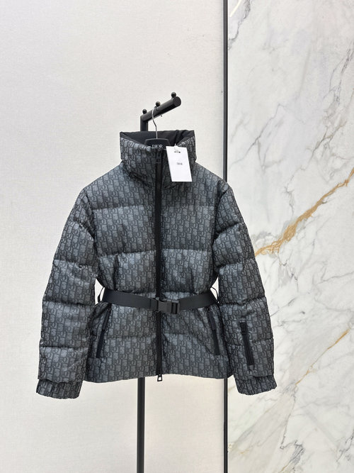 Dior Fashionable Ski Series Anorak with Accessories