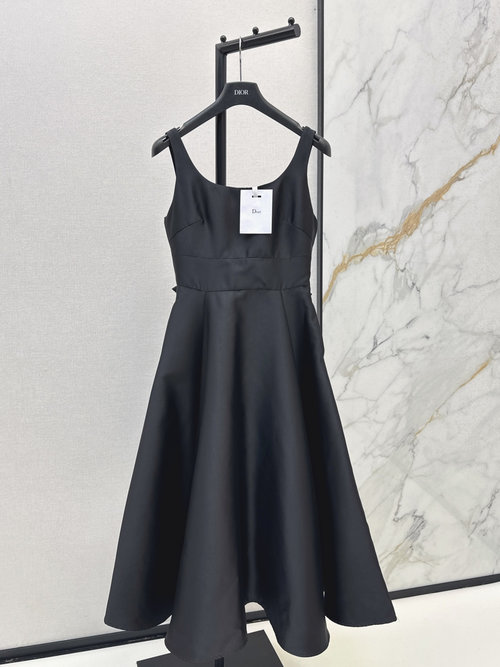 Dior Hepburn-Inspired Sleeveless Party Dress with Back Bow, Elegant and Streamlined