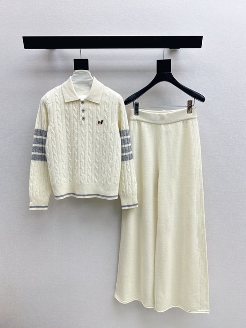Thom Browne Sophisticated Knit Set with Custom Wool: Elegant and Well - Matched
