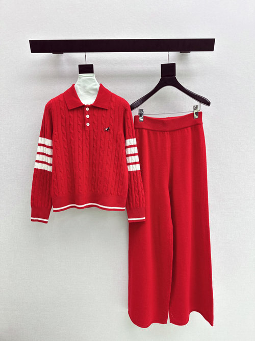 Thom Browne Sophisticated Knit Set with Custom Wool: Elegant and Well - Matched