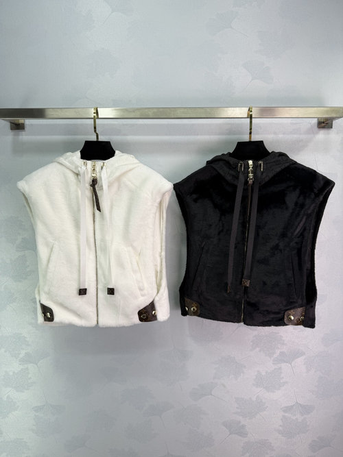 Louis Vuitton Stylish Hooded Vest Jacket with Logo for Various Occasions