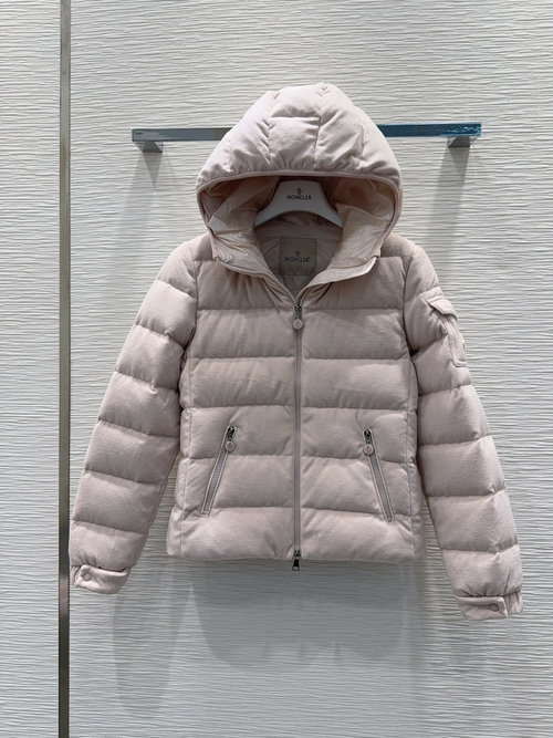 Moncler New Down Jacket with Excellent Warmth and Classic Logo