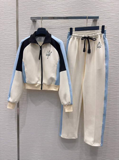 Louis Vuitton Stylish Fashion Suit with Premium Fabric, Vivid Color and Slimming Effect