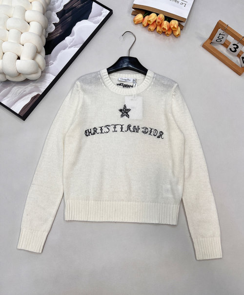 Dior Pure White Knit Sweater with Star Pattern for an Elegant Appearance