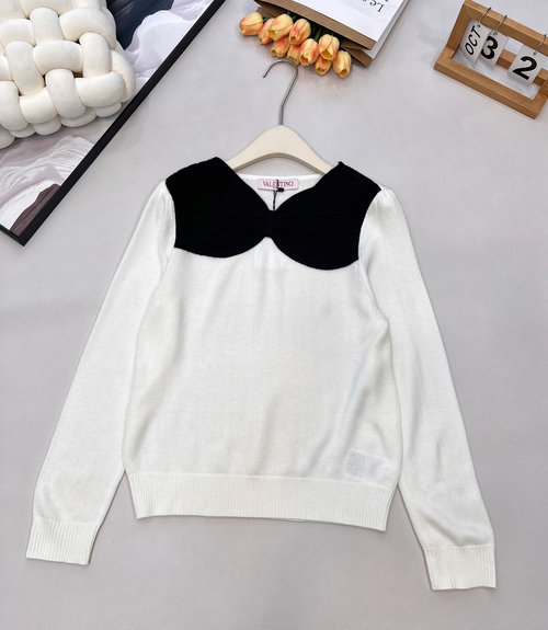 Valentino Crew Neck Knit Sweater with 3D Bow for Sophisticated Layering