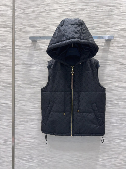 Louis Vuitton High - Class and Breathable Vest in Innovative Soft Fabric
