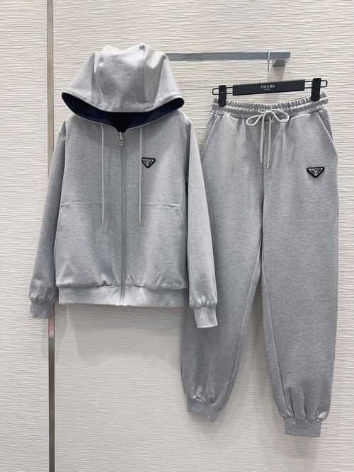 Prada Double-sided Wearable Suit: Slimming and Stylish, Wardrobe Essential