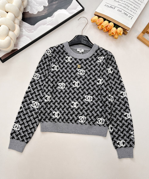 Chanel Chic Color-Blocked Pullover Sweater with Small Vintage Logo