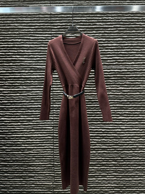 Yves Saint Laurent New Arrival: V-Neck Knit Long-Sleeve with Belt