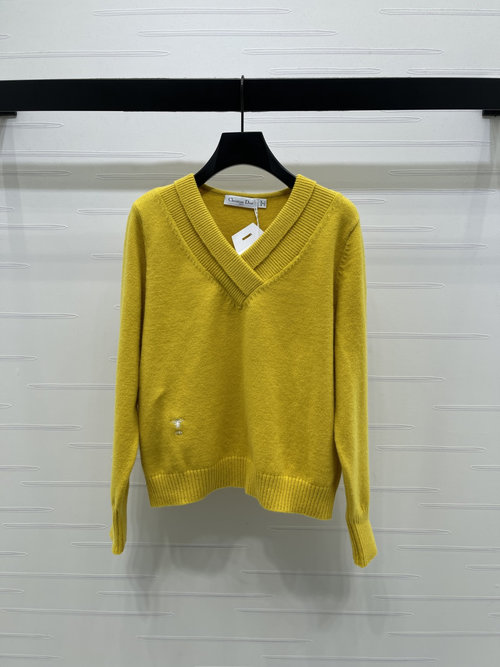 Dior V-Neck Pullover Sweater, Bright Color and Versatile