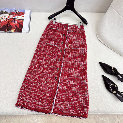 Chanel Gorgeous Glitter Knitted Skirt with 3D Tailoring