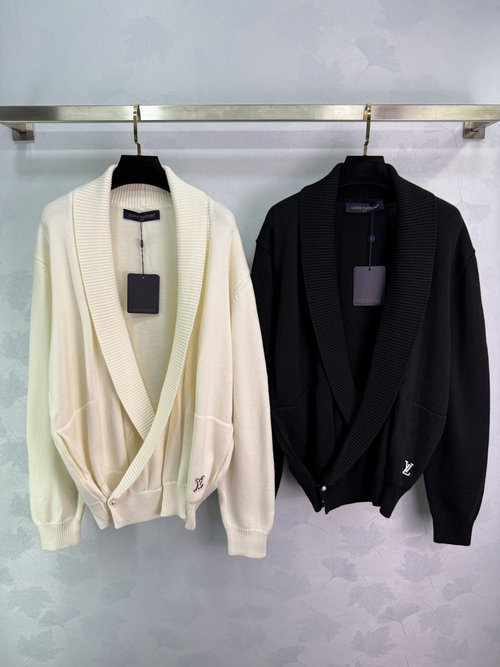 Louis Vuitton Dandy Style Knitted Open Cardigan with LV Embroidery, Soft and Versatile