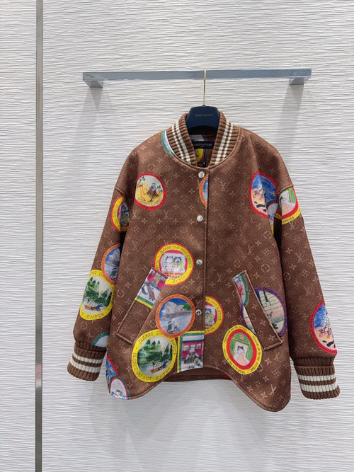 Louis Vuitton Classic and Stylish Coat with Good Fabric and Color