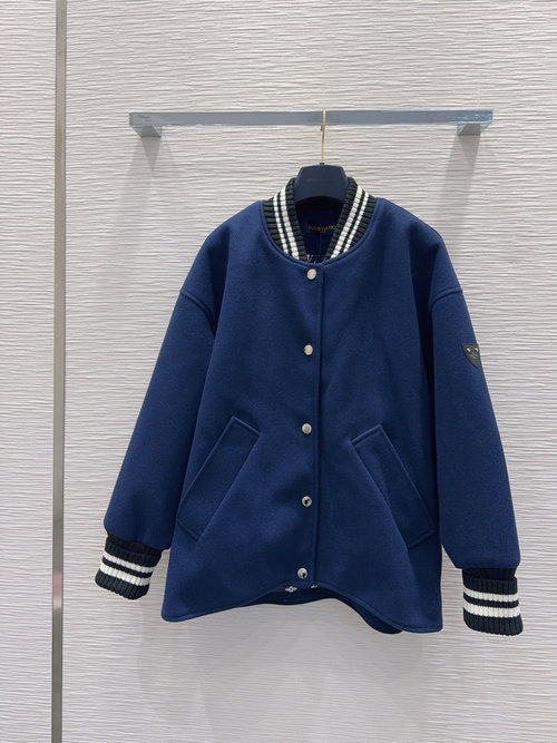 Louis Vuitton Classic and Stylish Coat with Good Fabric and Color