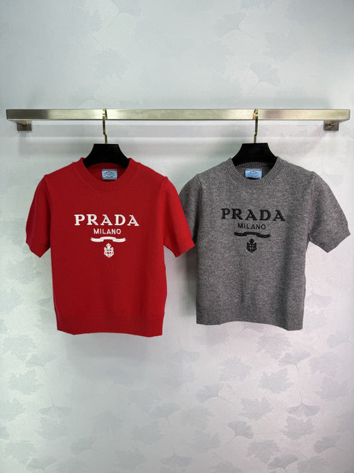 Prada Round Neck Knitted Short Sleeve with Color-block Brand Logo