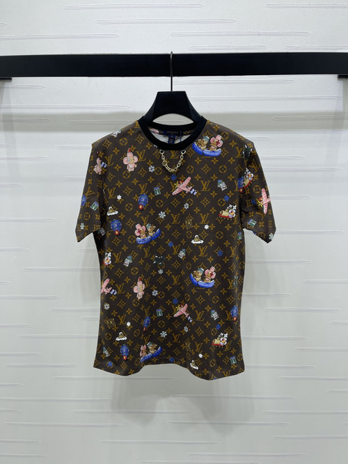 Louis Vuitton Festive Christmas T-shirt with Plush Print and Chain Accent