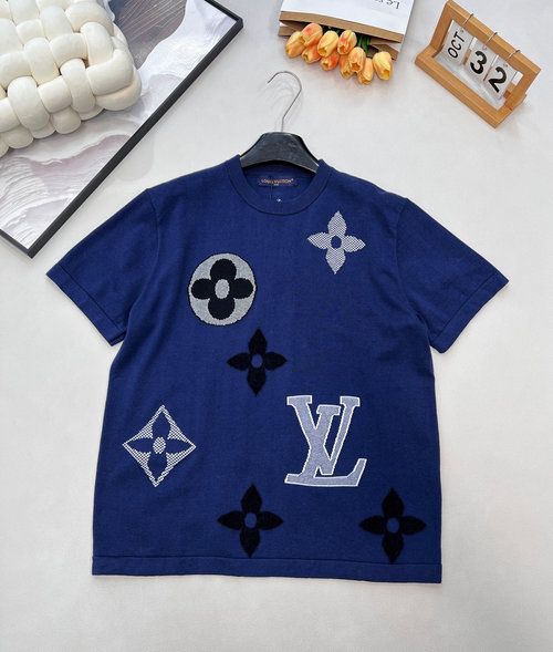 Louis Vuitton Cotton Round-Neck Short Sleeve with Four-Leaf Clover Logo