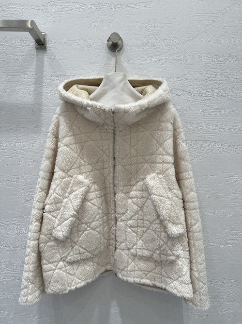 Dior Elegant and Sophisticated Classic Cuff Fur Coat with Shearing Craft