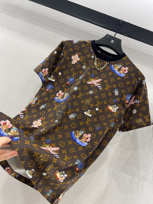 Louis Vuitton Christmas Special Edition Plush Print Chain Short-Sleeve T-Shirt