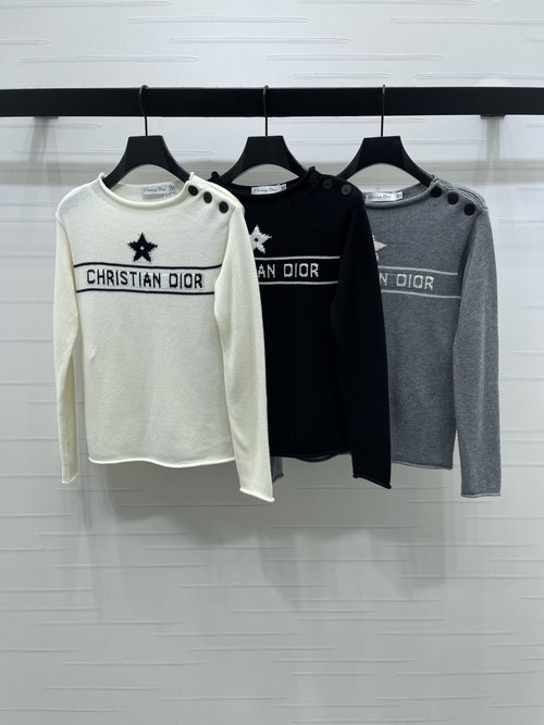 Dior Round Neck Sweater with Classic Fit and Playful Star Accents