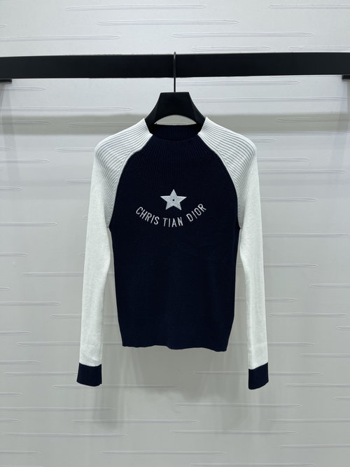 Dior Stylish Round-Neck Insert-Shoulder Long-Sleeve Top with Star Embellishment