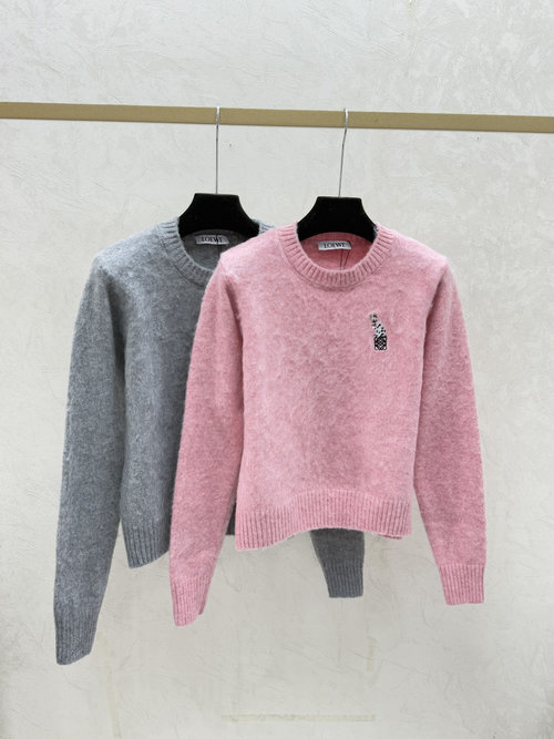 Loewe Solid-color Sweater with Simple Button Decoration in Gray and Pink