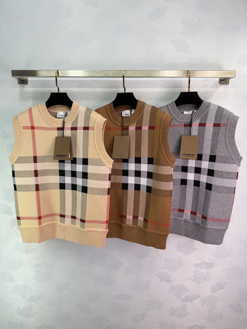 Burberry Classic Checkered Knit Sleeveless Round Neck Vest