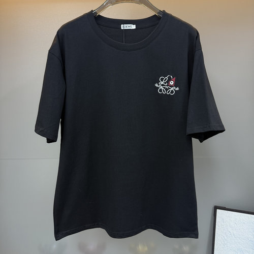 Loewe Chic Embroidered T-shirt, Classic Design, All-Purpose Wardrobe Staple
