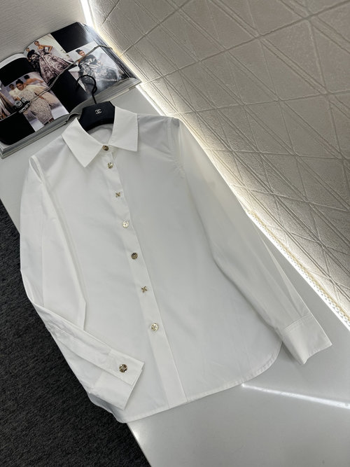 Louis Vuitton Custom All-Cotton Flap-Collar Shirt with Four-Leaf Clover Buttons