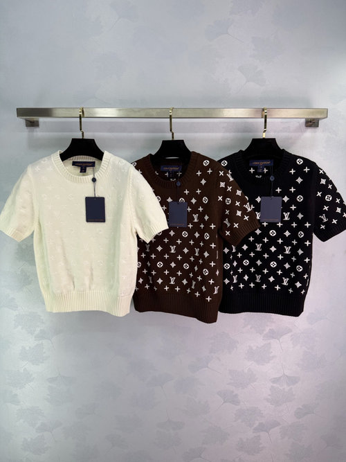 Louis Vuitton 3D Embossed Monogram Jacquard Sweater, High-Quality Knit, Elegant Design