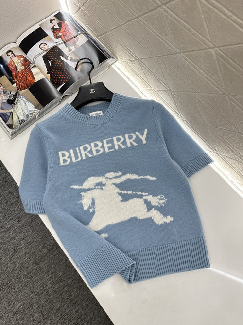 Burberry Horse Logo Pull-Over Knit Short Sleeve, Comfortable and Versatile