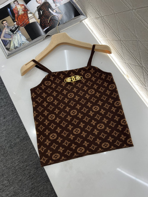 Louis Vuitton Jacquard Lock-knit Suspender with Four-leaf Clover Logo and Water Diamond Brooch