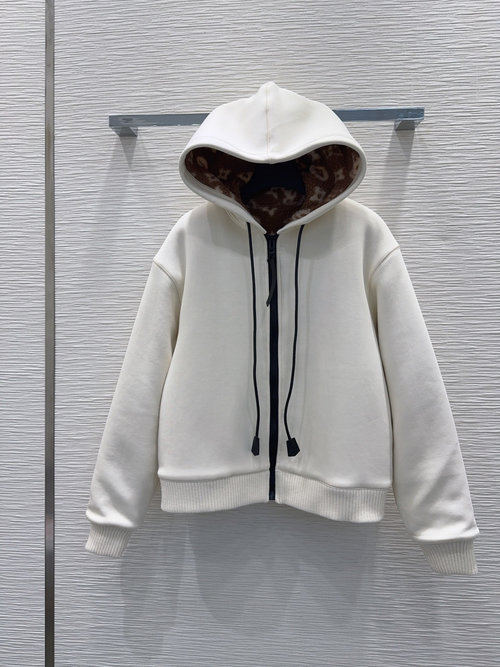 Louis Vuitton Comfortable Lamb Wool Coat for Everyday Use