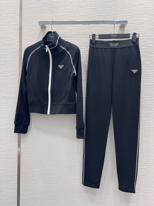 Prada Comfortable and Elastic Yoga Suit for Fitness