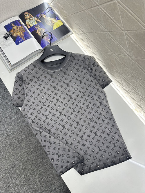 Louis Vuitton Custom Cotton Round-Neck Short-Sleeve Top with Print and Rivets