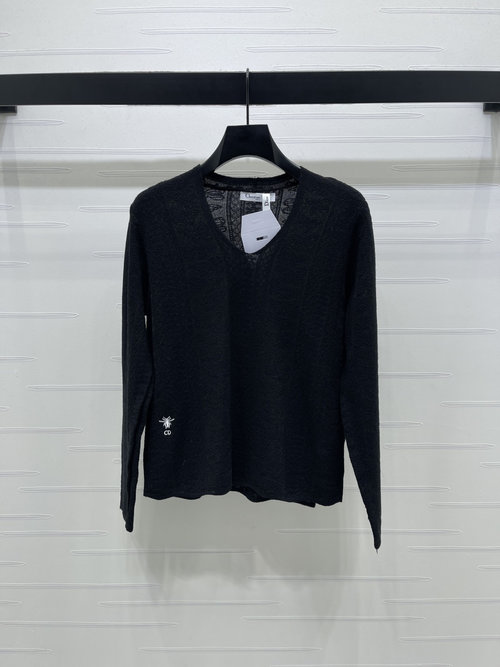 Dior Elegant V-neck Sweater with Butterfly Crochet Patterns