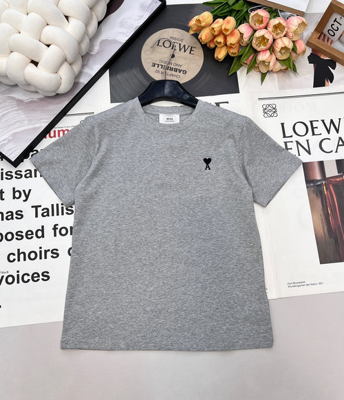 Ami Embroidery Logo Minimalist Short Sleeve T-Shirt