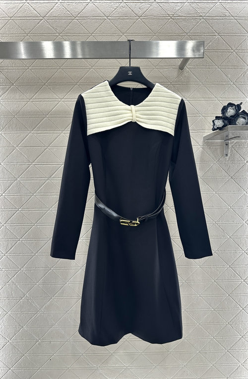 Valentino Bowknot Knit Collar Belted Dress with Letter Logo Belt for a Graceful Appearance