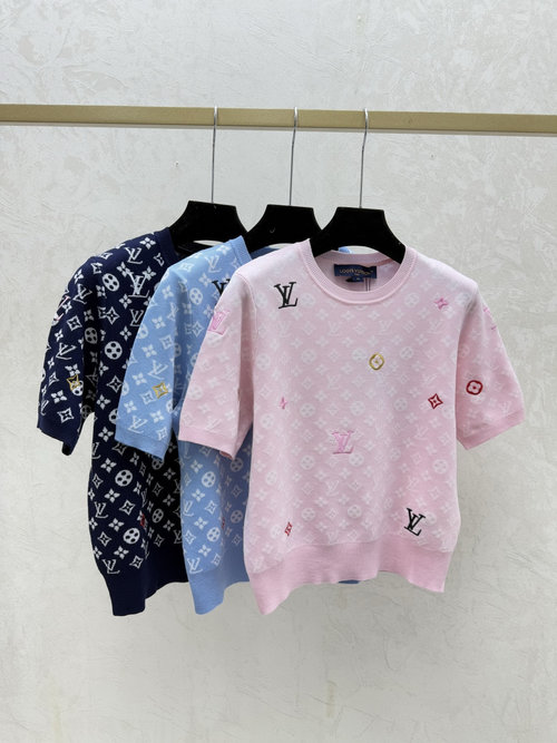 Louis Vuitton Spring New Knitted Short Sleeve with Color-Blocked Vintage Letters in Pink, Blue and Sapphire