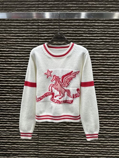 Burberry New Arrival: Classic Embroidered Logo Pullover Sweater