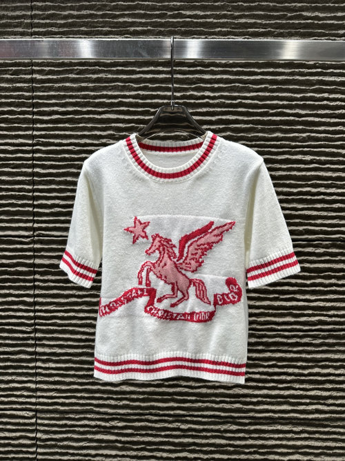 Burberry New Arrival: Classic Embroidered Logo Pullover Sweater