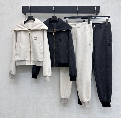 Louis Vuitton Navy Collar Zippered Coat and Cuffed Pants Set with Embroidered Logo for Sophistication