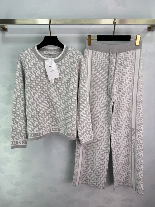 Dior Monogram Pattern Knit Track Suit with Logo Details - Sporty Appearance