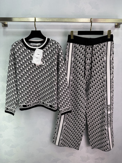 Dior Monogram Pattern Knit Track Suit with Logo Details - Sporty Appearance