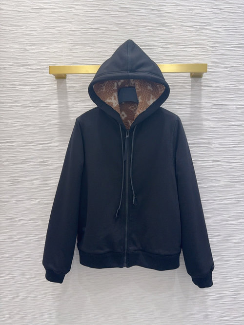 Louis Vuitton Casual Coat with Clean and Stylish Design