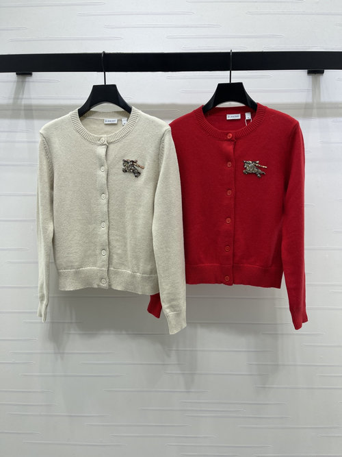 Burberry Elegant Horse-Embroidered Long-Sleeve Cardigan with Ribbed Trim