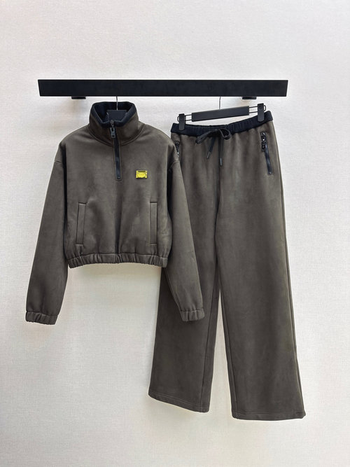 Louis Vuitton Casual Suede Set with Pullover and Elastic Waist Pants