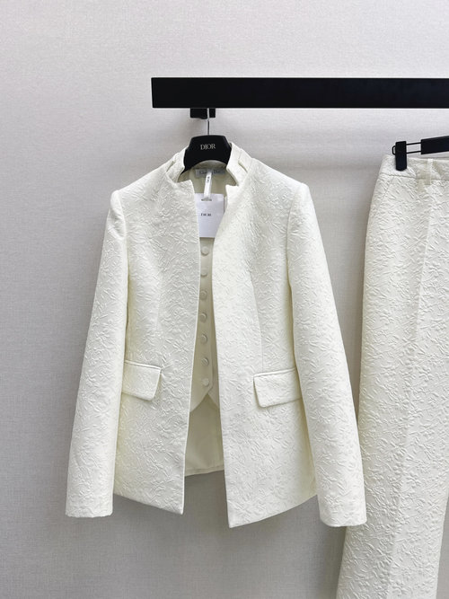 Dior Two-Piece Suit for Commuting Occasions