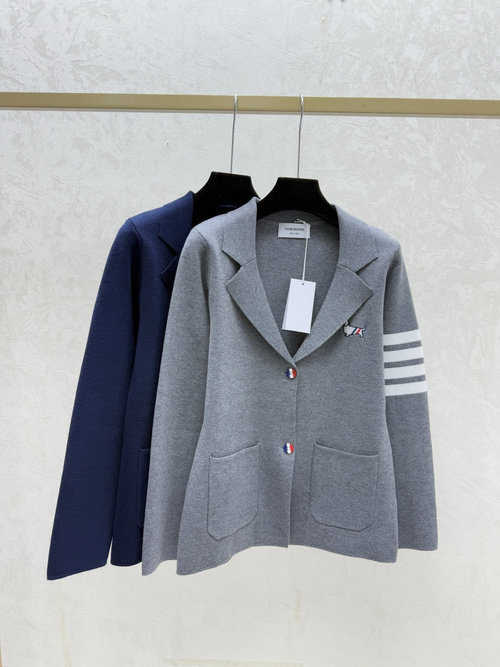 Thom Browne Contrasting Flipped V-Neck Long-Sleeve Knit Cardigan in Gray and Royal Blue