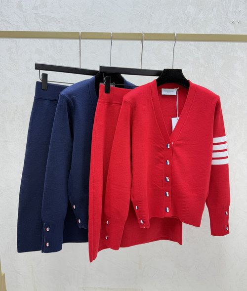 Thom Browne Contrasting V-Neck Knit Suit in Red and Royal Blue